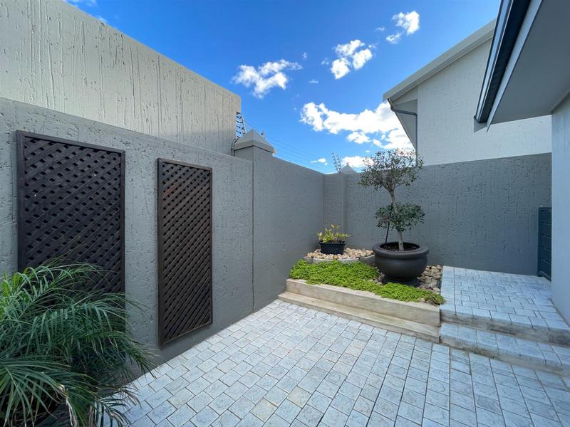2 Bedroom Property for Sale in Tergniet Western Cape